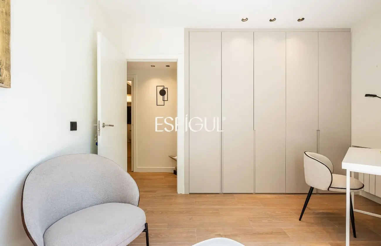 Piso en venta exterior con terraza en Castellana