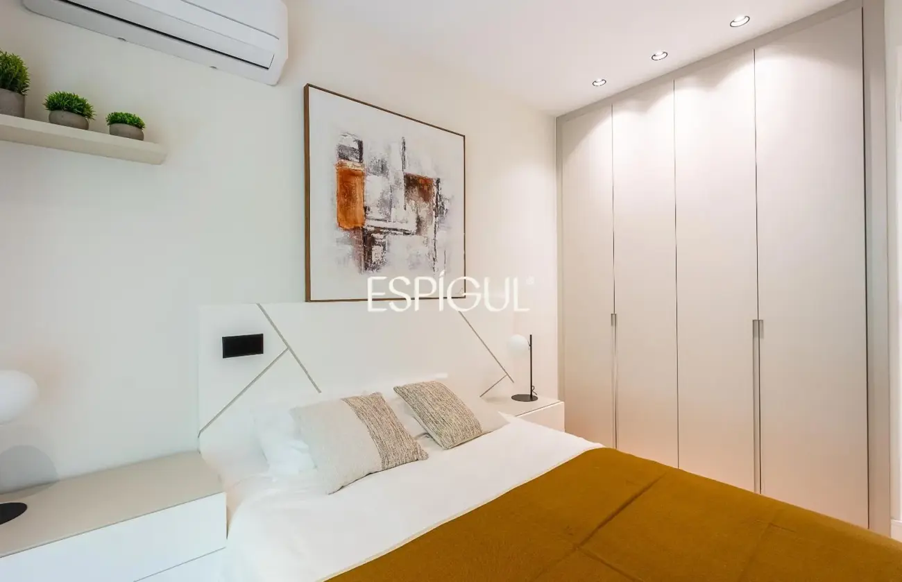 Piso en venta exterior con terraza en Castellana