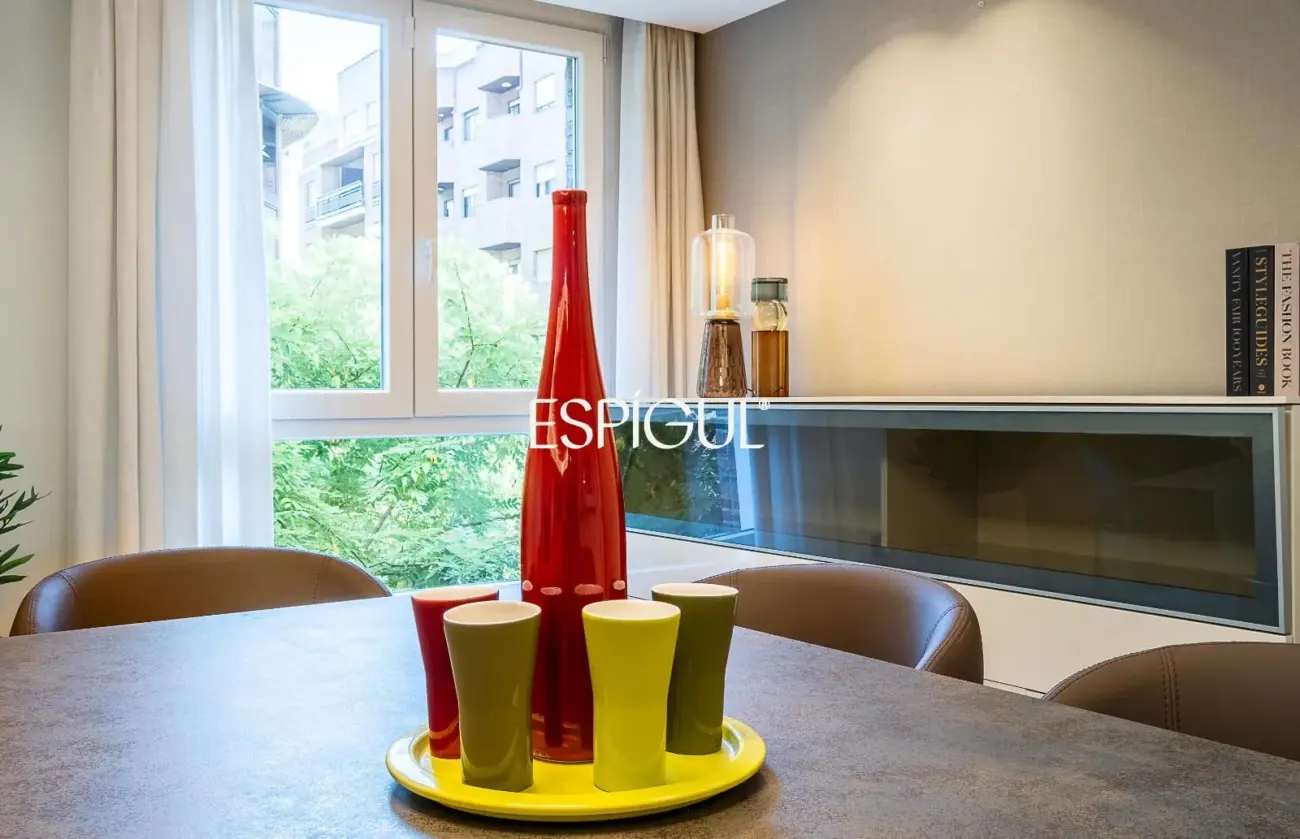 Piso en venta exterior con terraza en Castellana