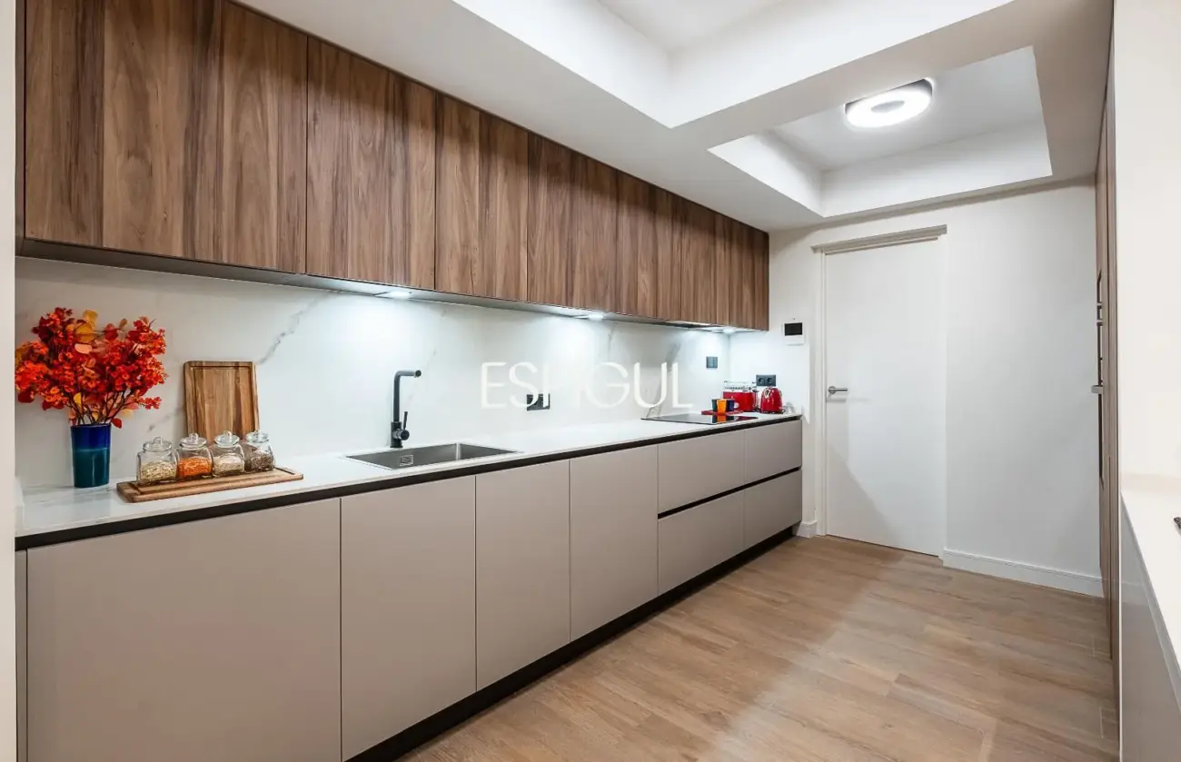 Piso en venta exterior con terraza en Castellana