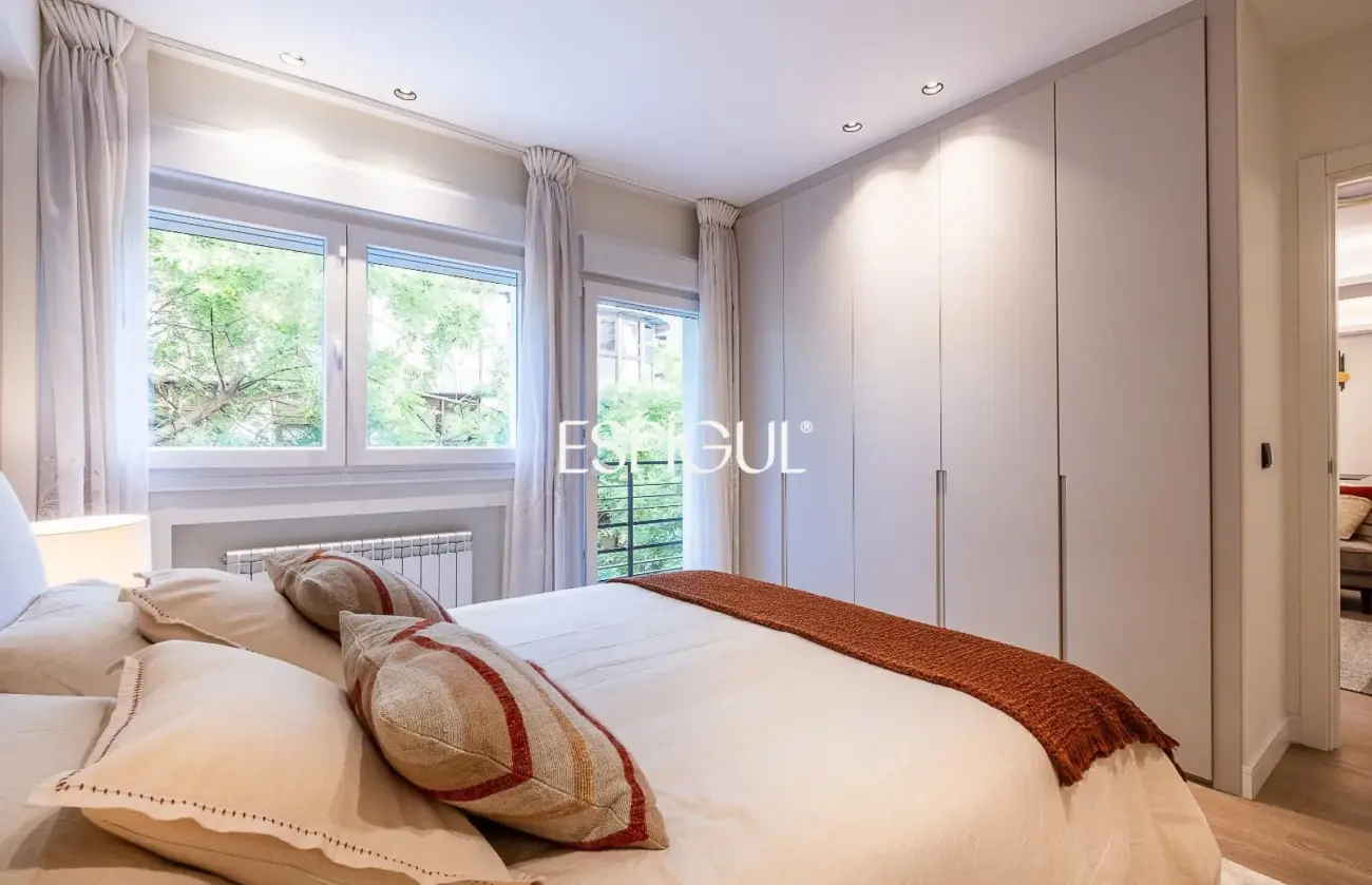 Piso en venta exterior con terraza en Castellana