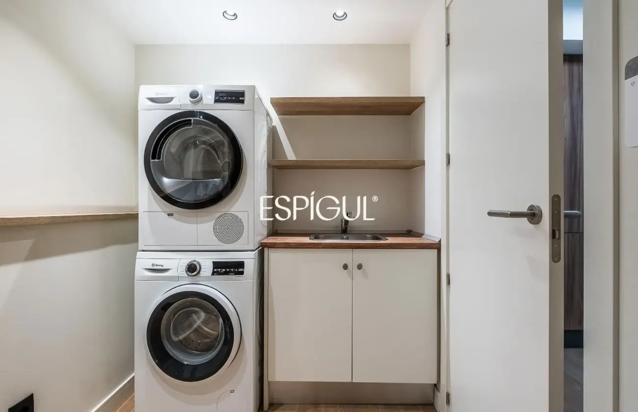 Piso en venta exterior con terraza en Castellana