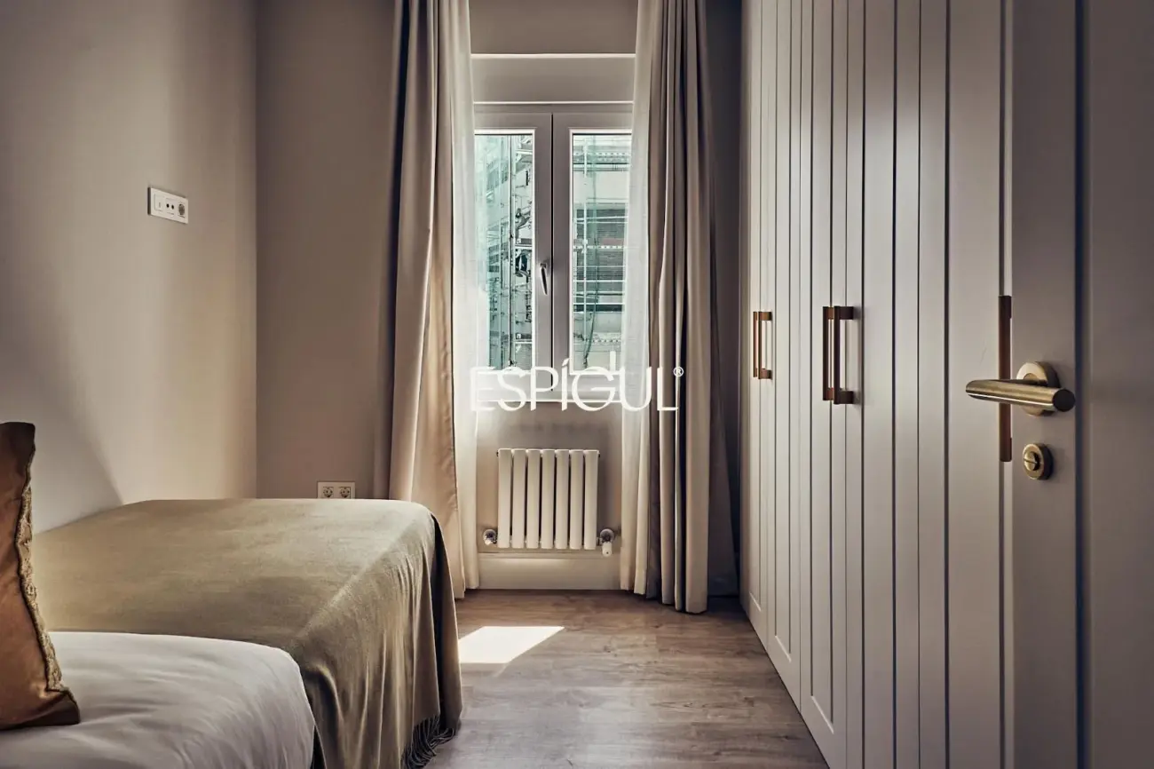Exterior Renovated Apartment for Sale in Lista, Salamanca District