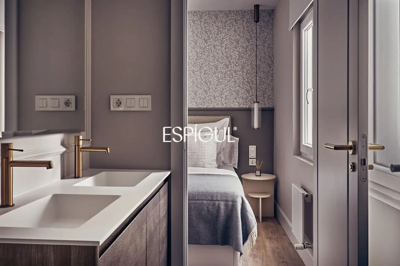 Exterior Renovated Apartment for Sale in Lista, Salamanca District