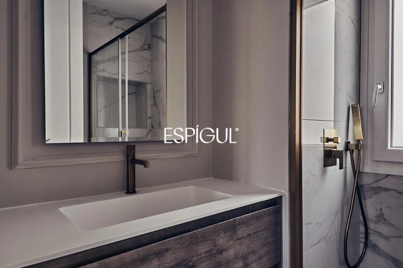 Exterior Renovated Apartment for Sale in Lista, Salamanca District