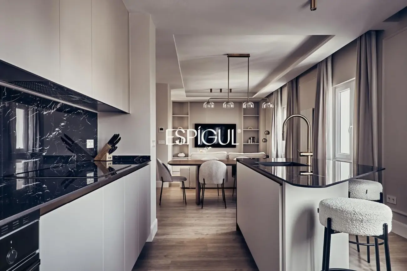 Exterior Renovated Apartment for Sale in Lista, Salamanca District