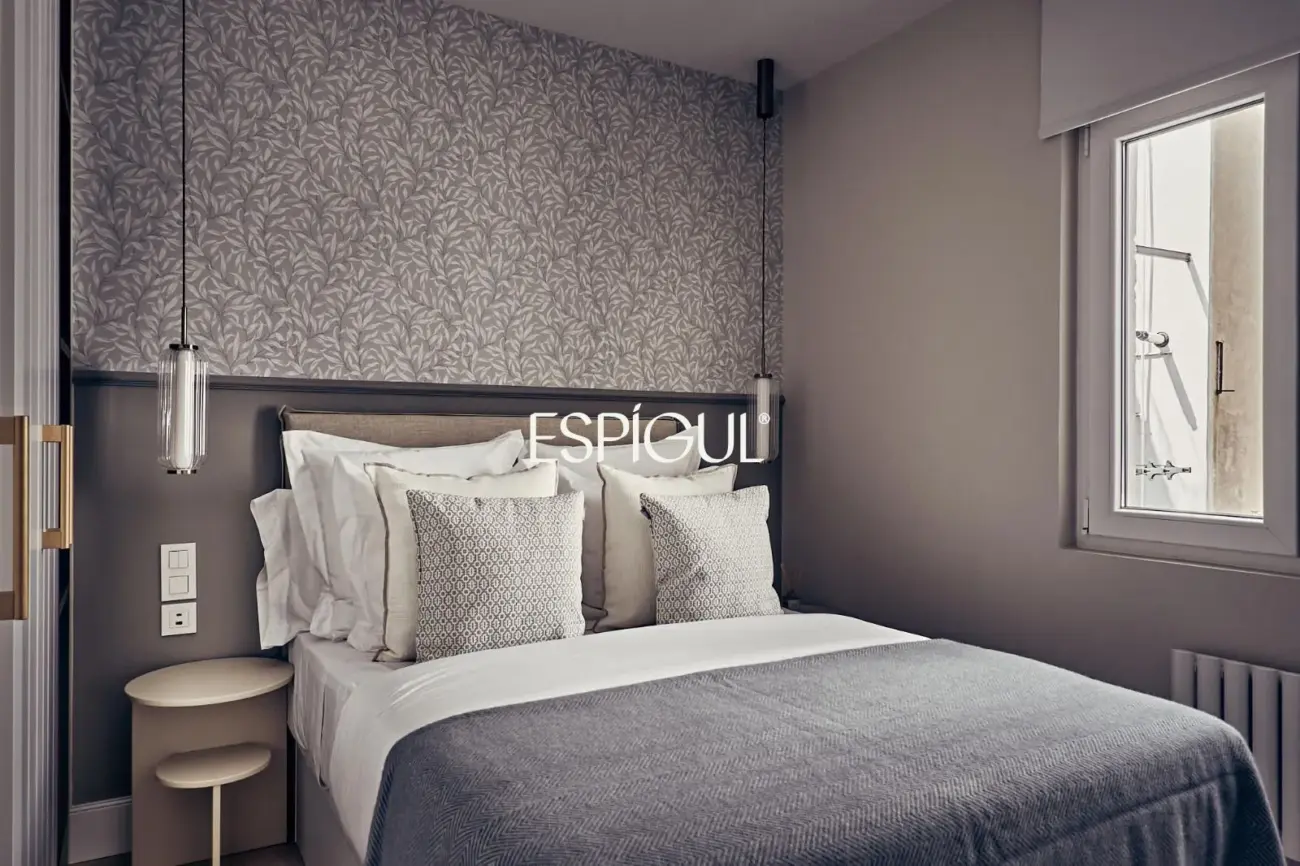 Exterior Renovated Apartment for Sale in Lista, Salamanca District
