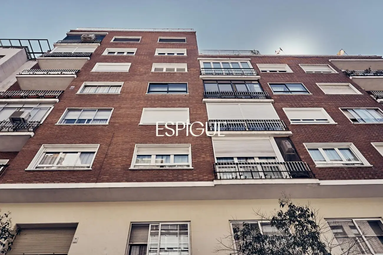Piso en venta reformado con terraza en Duque de Sesto, Goya