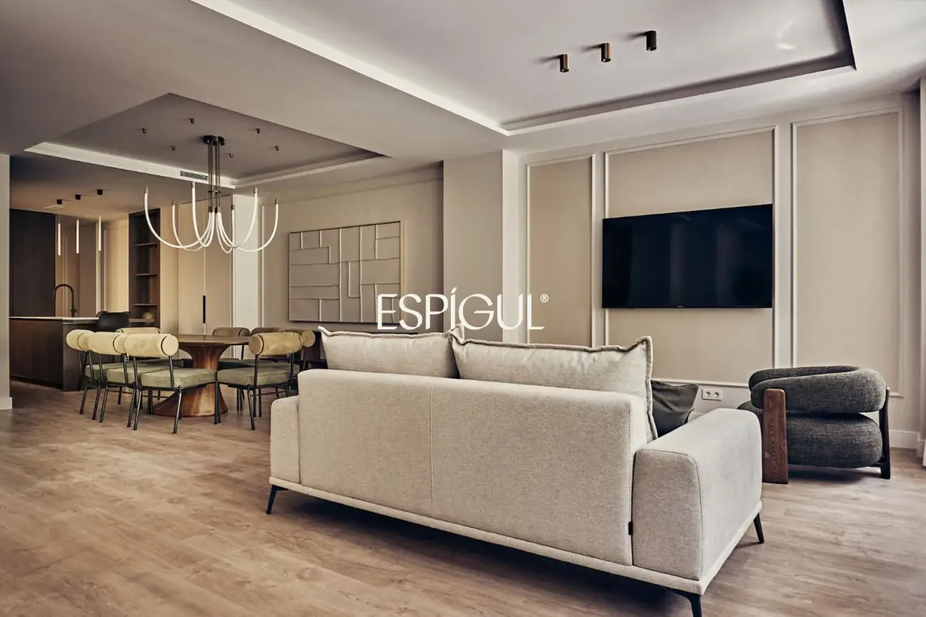 Piso en venta reformado con terraza en Duque de Sesto, Goya
