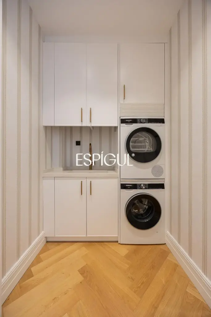 Renovated apartment for sale in Almagro, Chamberí