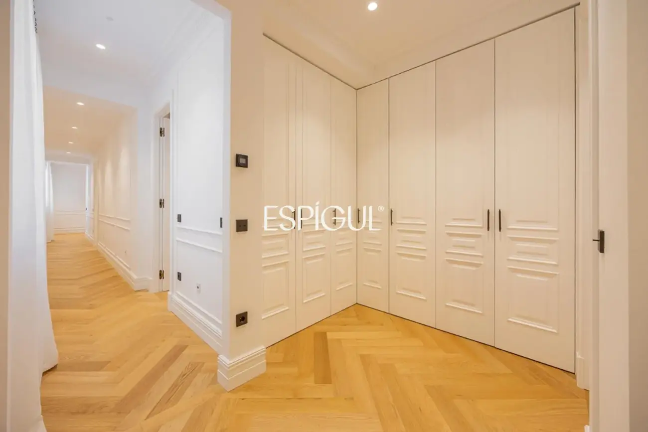 Renovated apartment for sale in Almagro, Chamberí