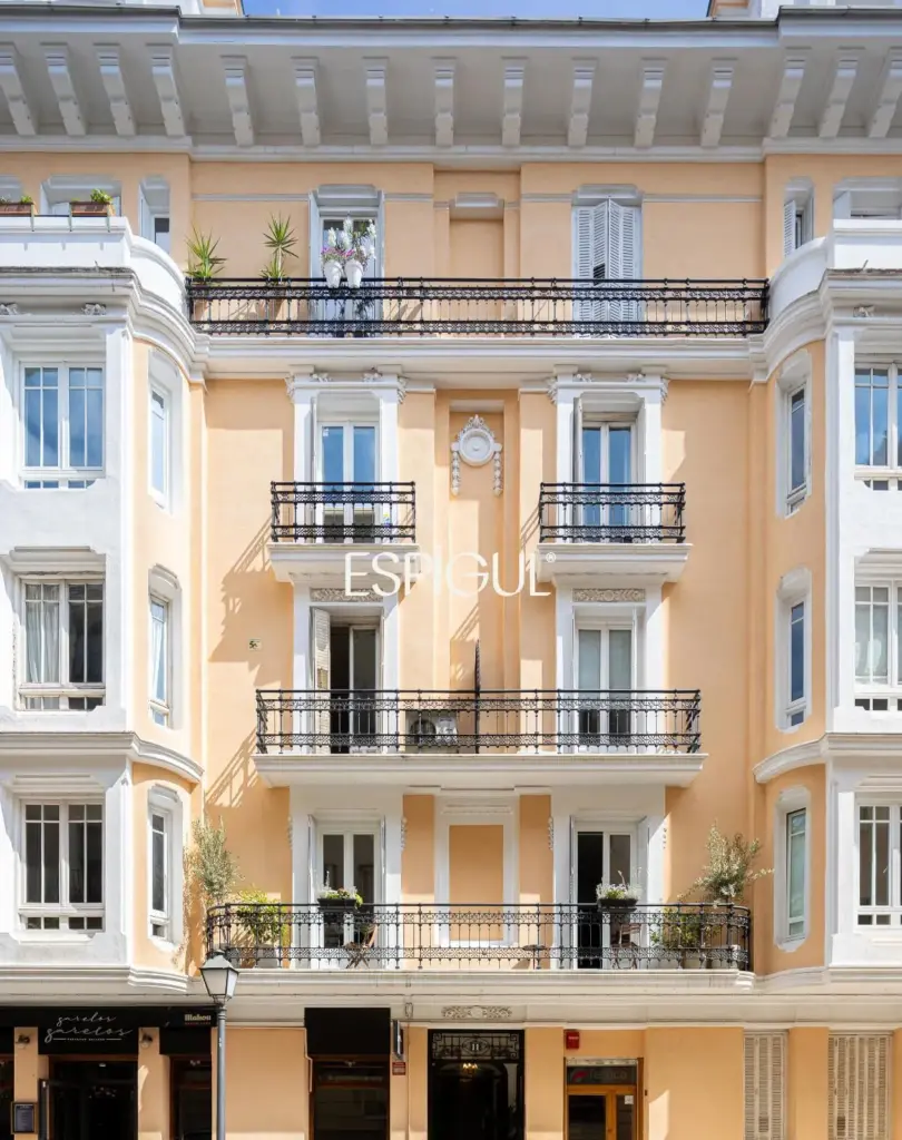 Renovated apartment for sale in Almagro, Chamberí