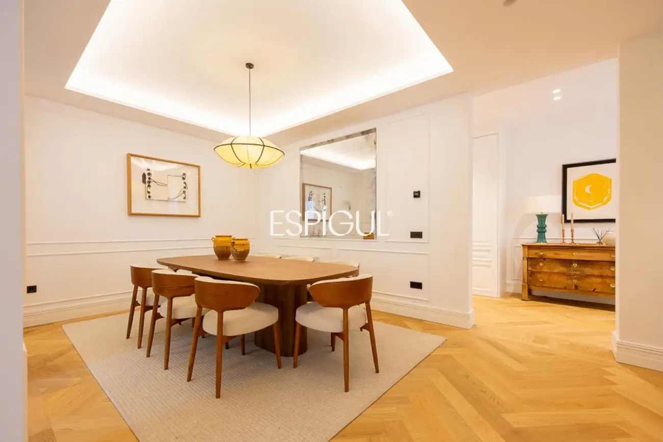 Renovated apartment for sale in Almagro, Chamberí