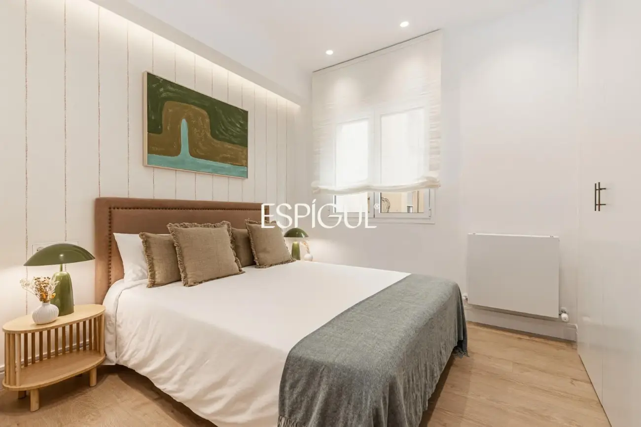Fully renovated apartment for sale in Cuatro Caminos, Tetuán