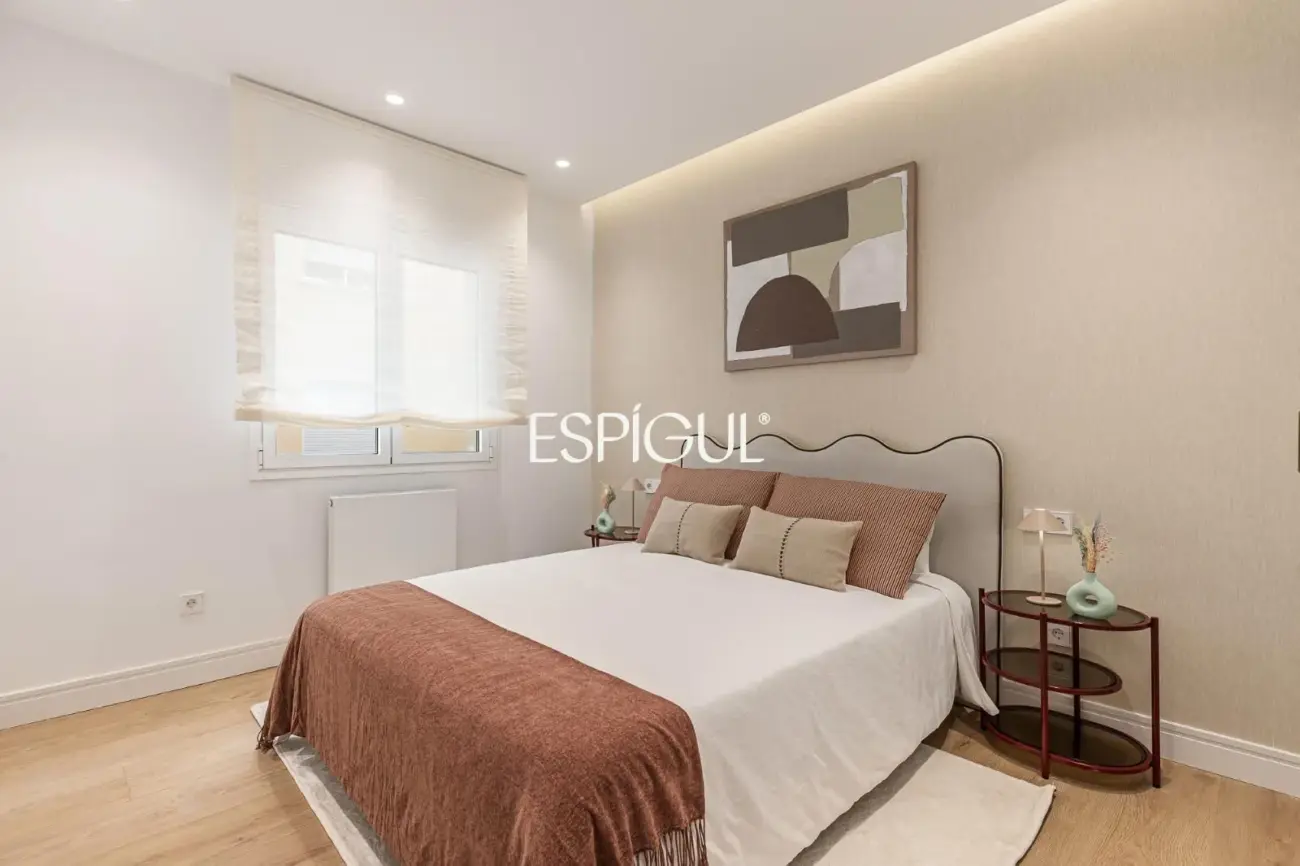 Fully renovated apartment for sale in Cuatro Caminos, Tetuán