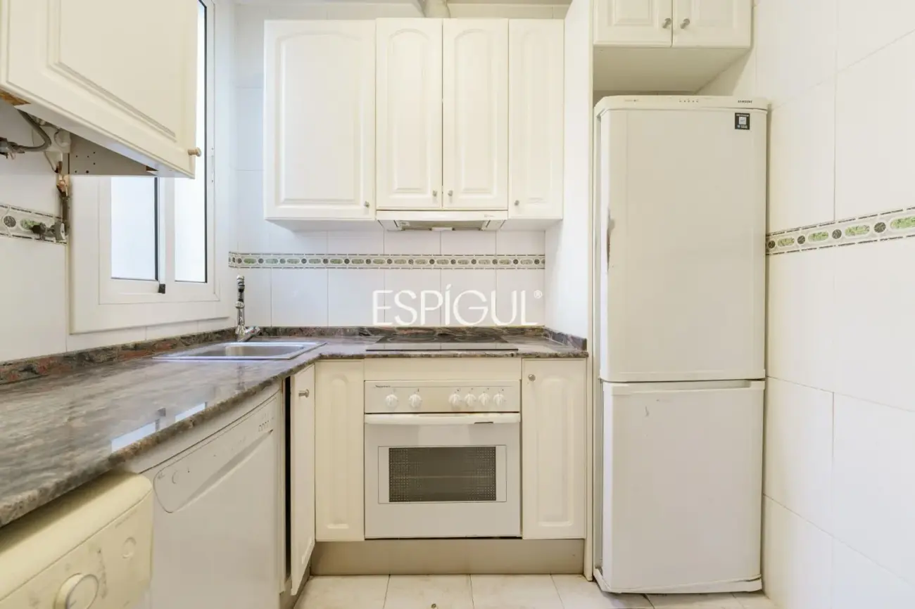 Piso luminoso en venta en Sants