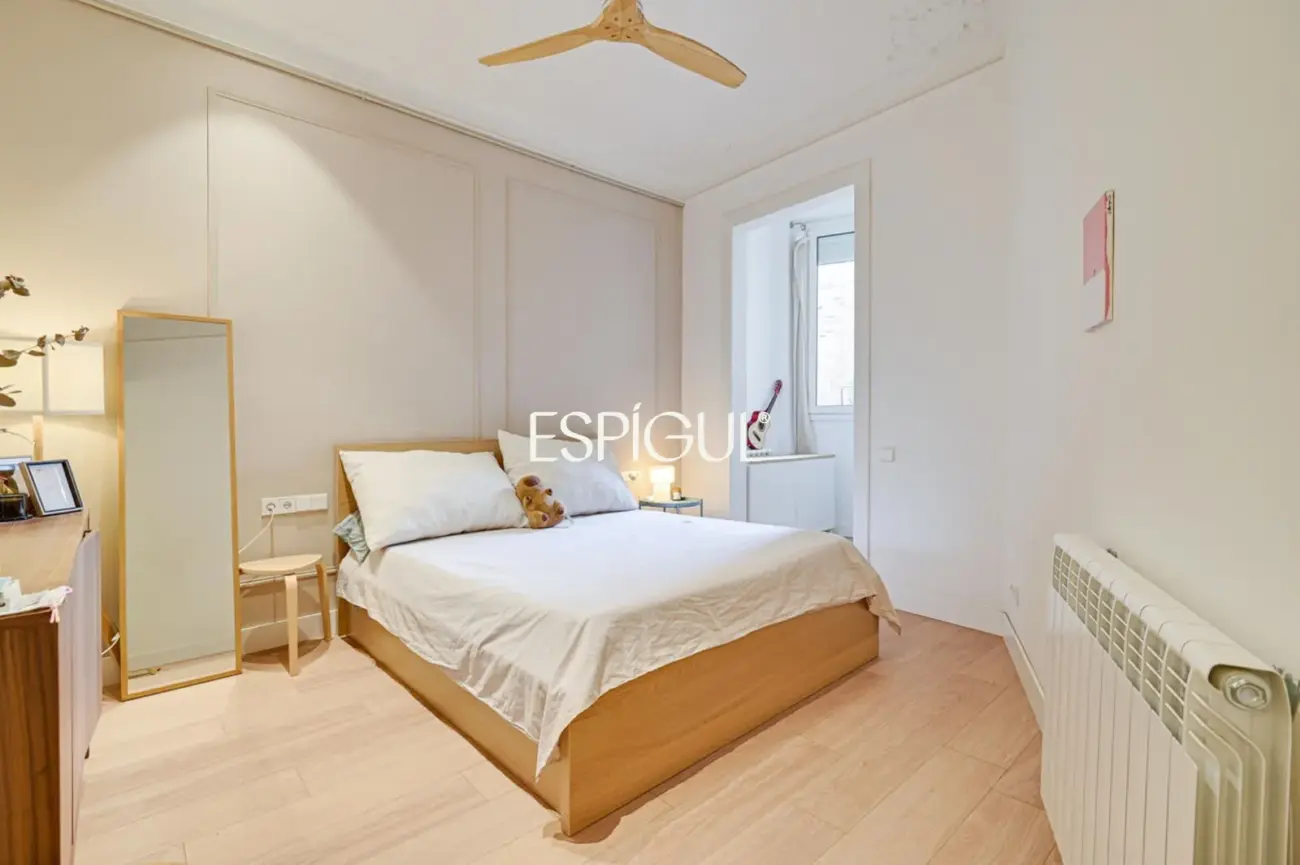Piso reformado de 4 habitaciones con balcón en L’Antiga Esquerra de l’Eixample