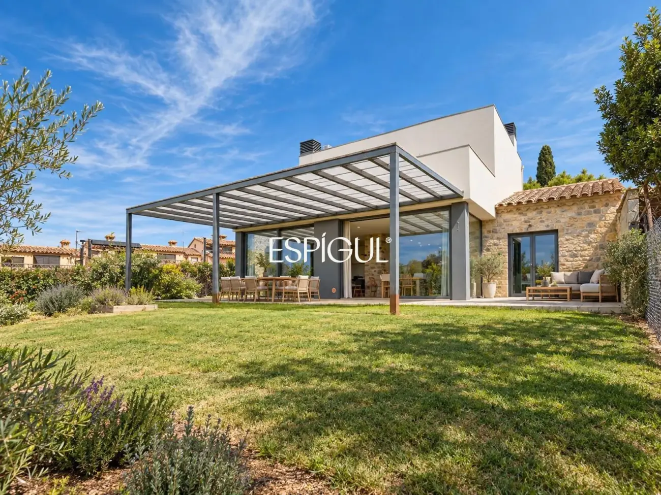 Una casa de autor en el corazón del Empordà