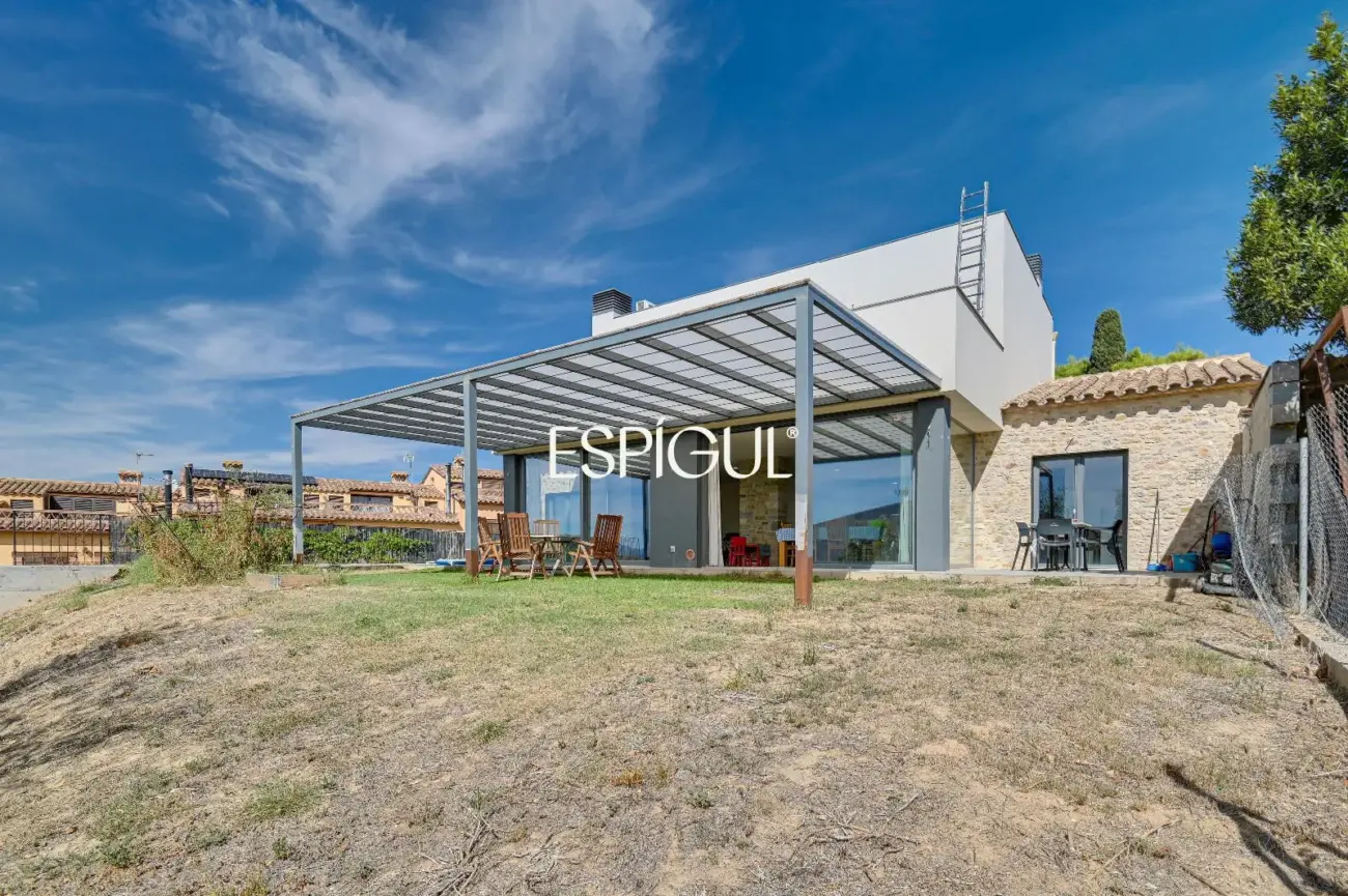 Una casa de autor en el corazón del Empordà