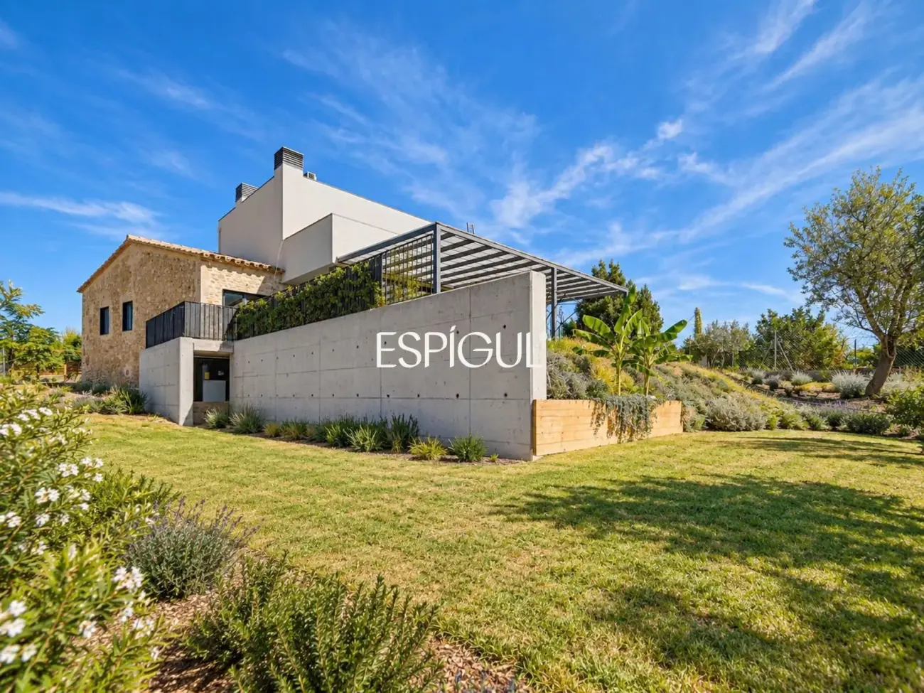 Una casa de autor en el corazón del Empordà