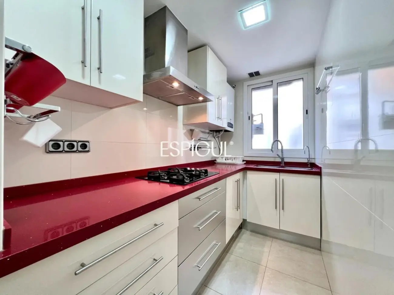 Ático en venta con vistas al Mediterráneo en Poble Sec