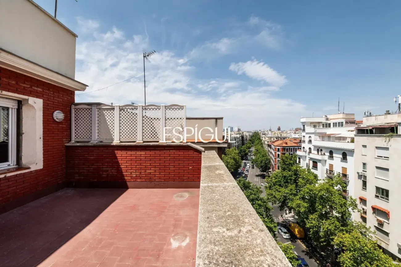 Ático en venta exterior con terraza en Recoletos, Barrio de Salamanca