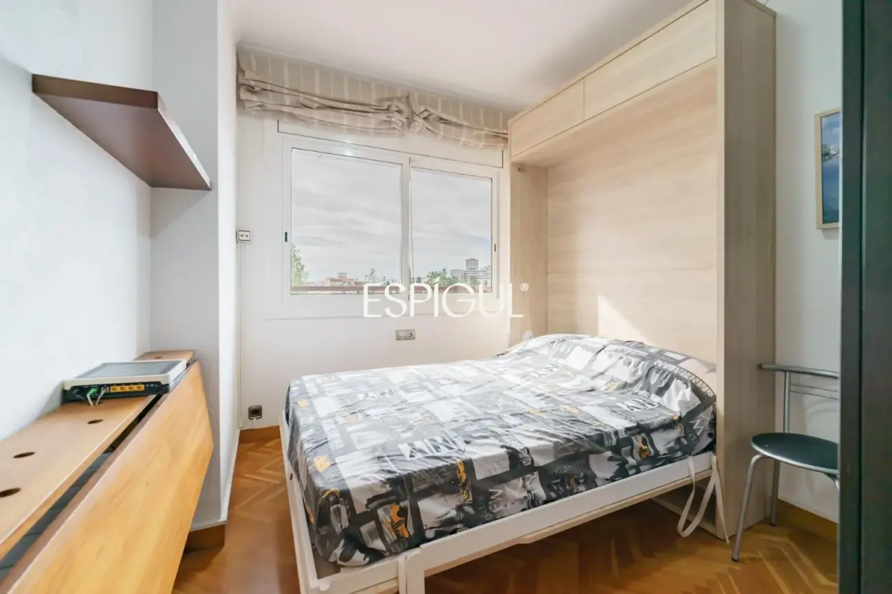 Bright apartment in Les Corts / Diagonal with pool and parking