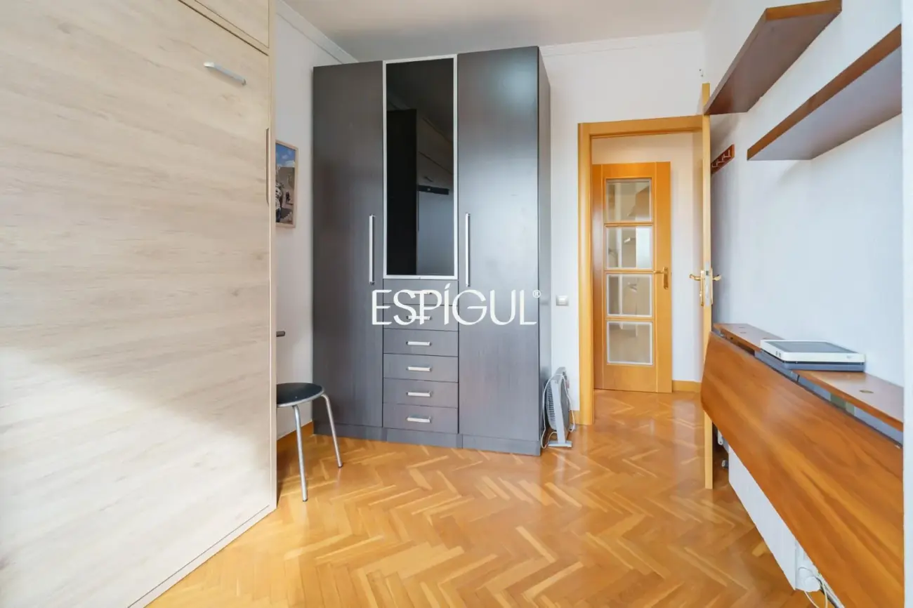 Bright apartment in Les Corts / Diagonal with pool and parking