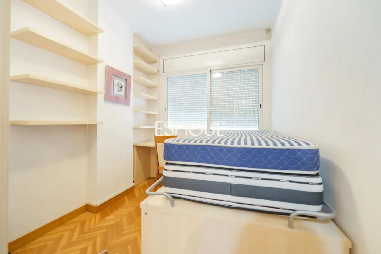 Bright apartment in Les Corts / Diagonal with pool and parking