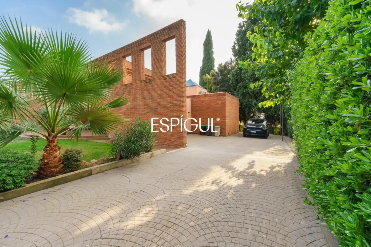 Casa de diseño en venta, ideal para vivir en una sola planta, ubicada en Bellaterra