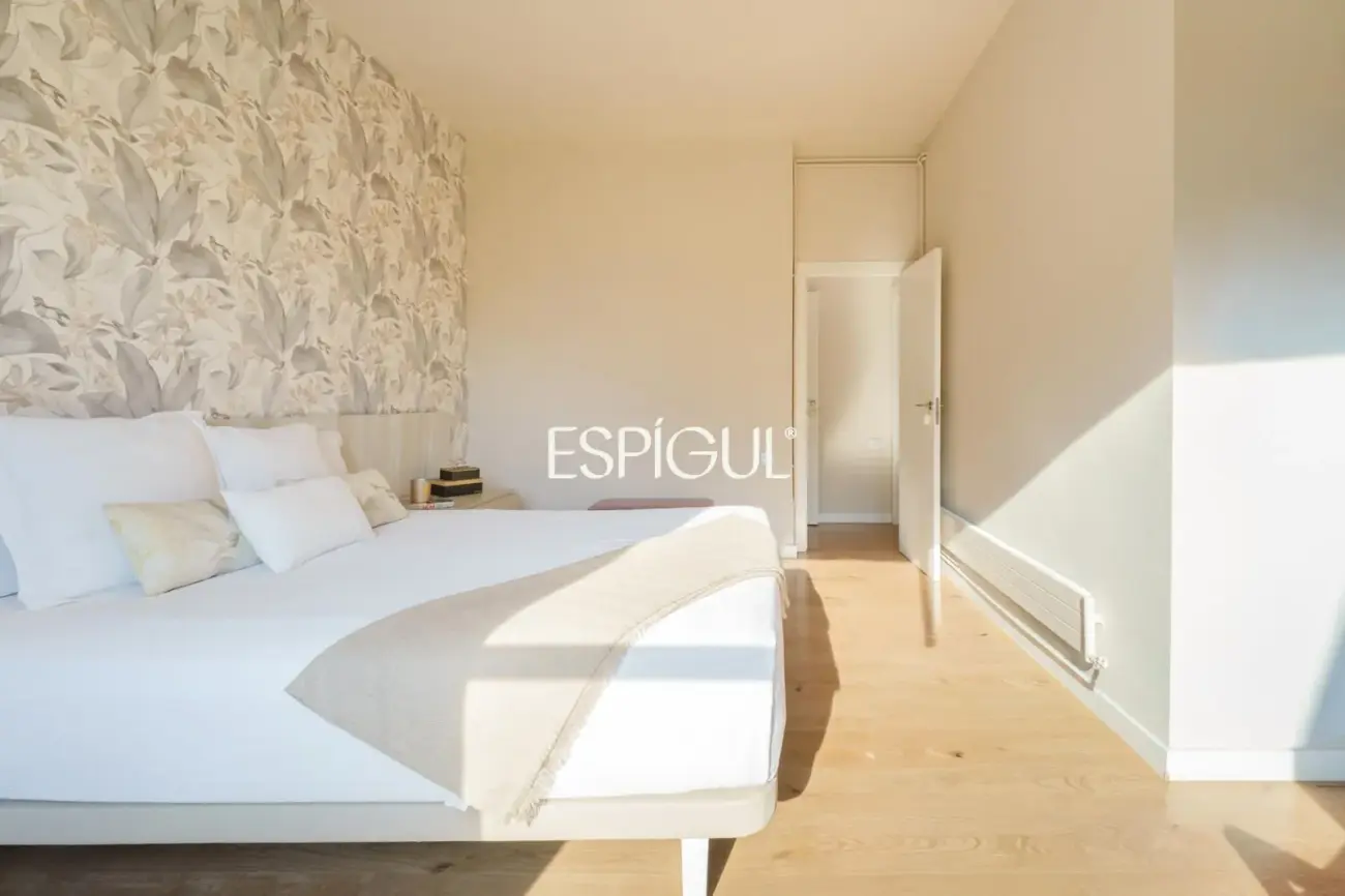 Casa de diseño en venta, ideal para vivir en una sola planta, ubicada en Bellaterra