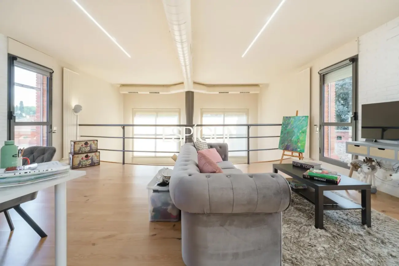 Casa de diseño en venta, ideal para vivir en una sola planta, ubicada en Bellaterra