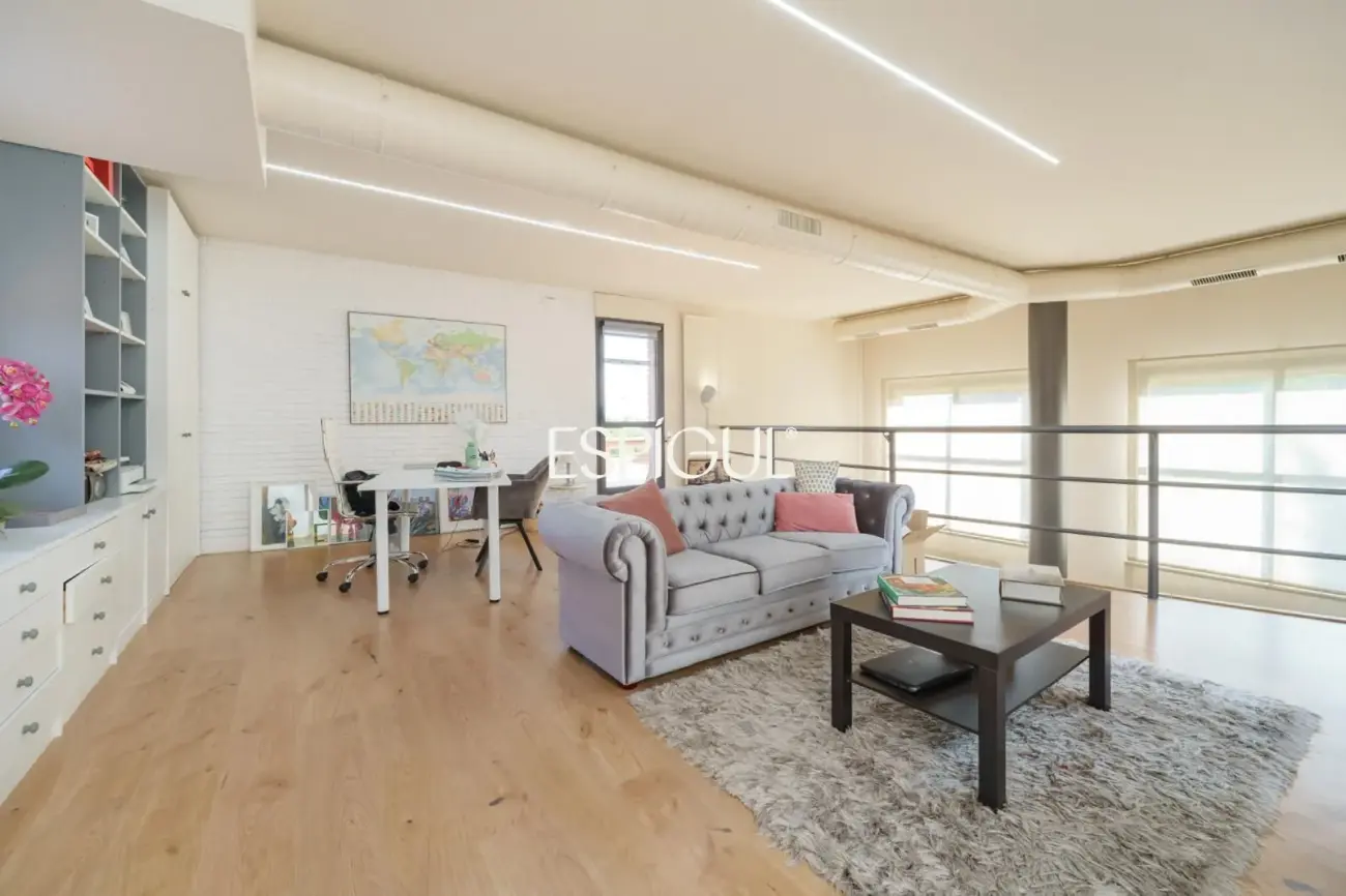 Casa de diseño en venta, ideal para vivir en una sola planta, ubicada en Bellaterra