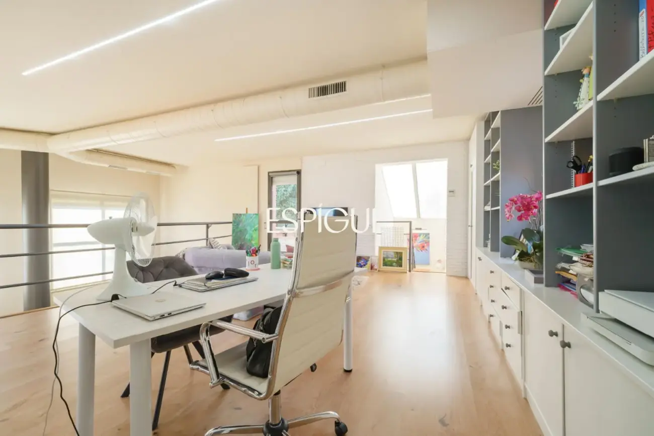 Casa de diseño en venta, ideal para vivir en una sola planta, ubicada en Bellaterra