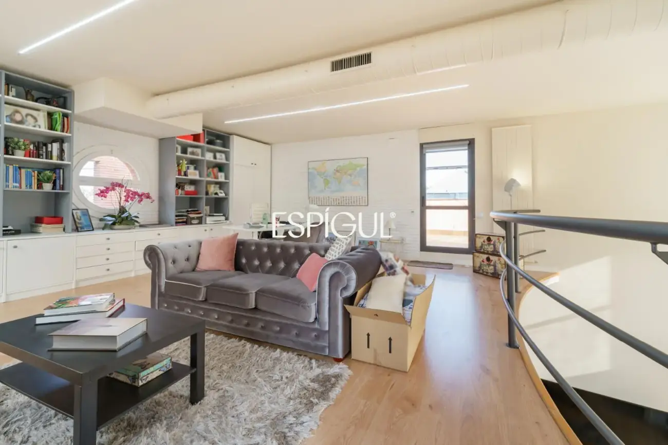 Casa de diseño en venta, ideal para vivir en una sola planta, ubicada en Bellaterra