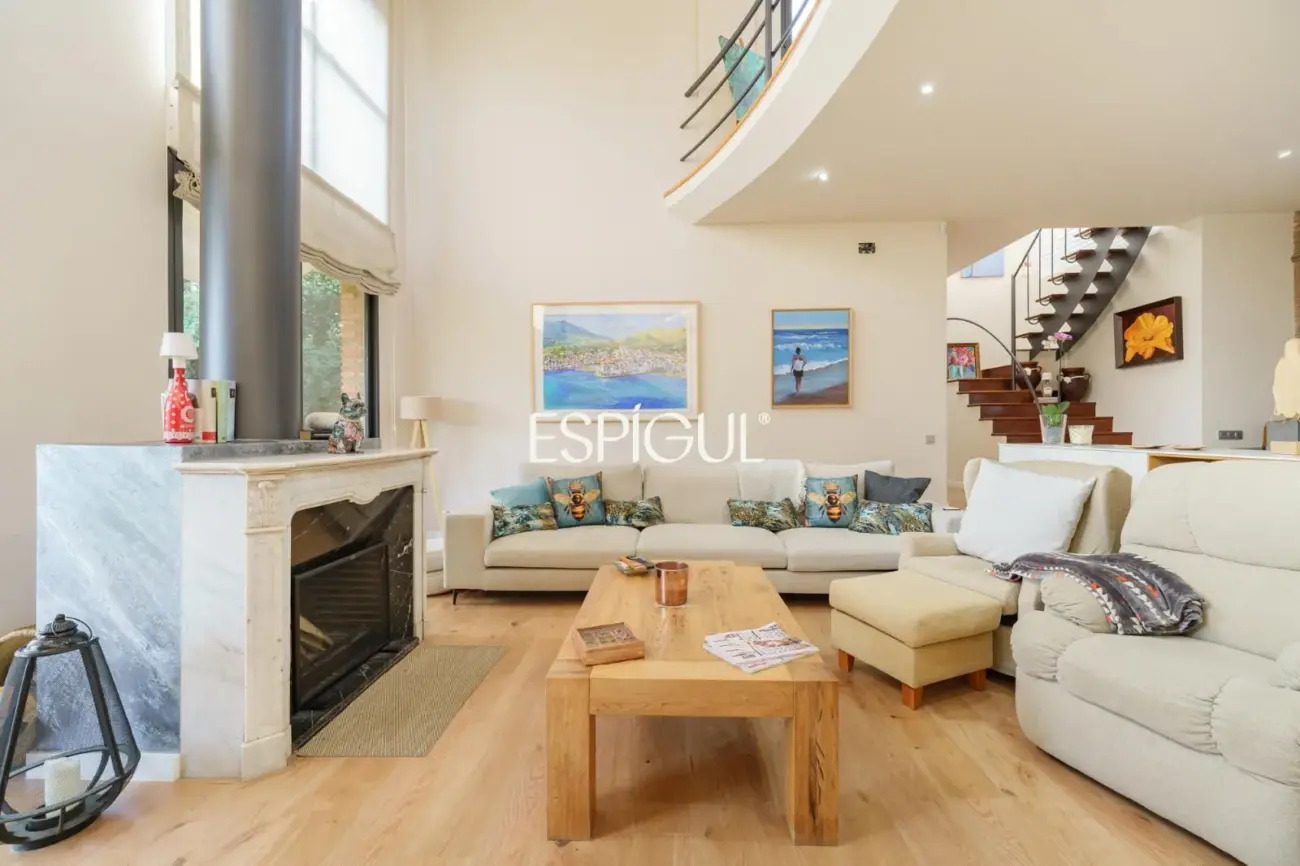 Casa de diseño en venta, ideal para vivir en una sola planta, ubicada en Bellaterra