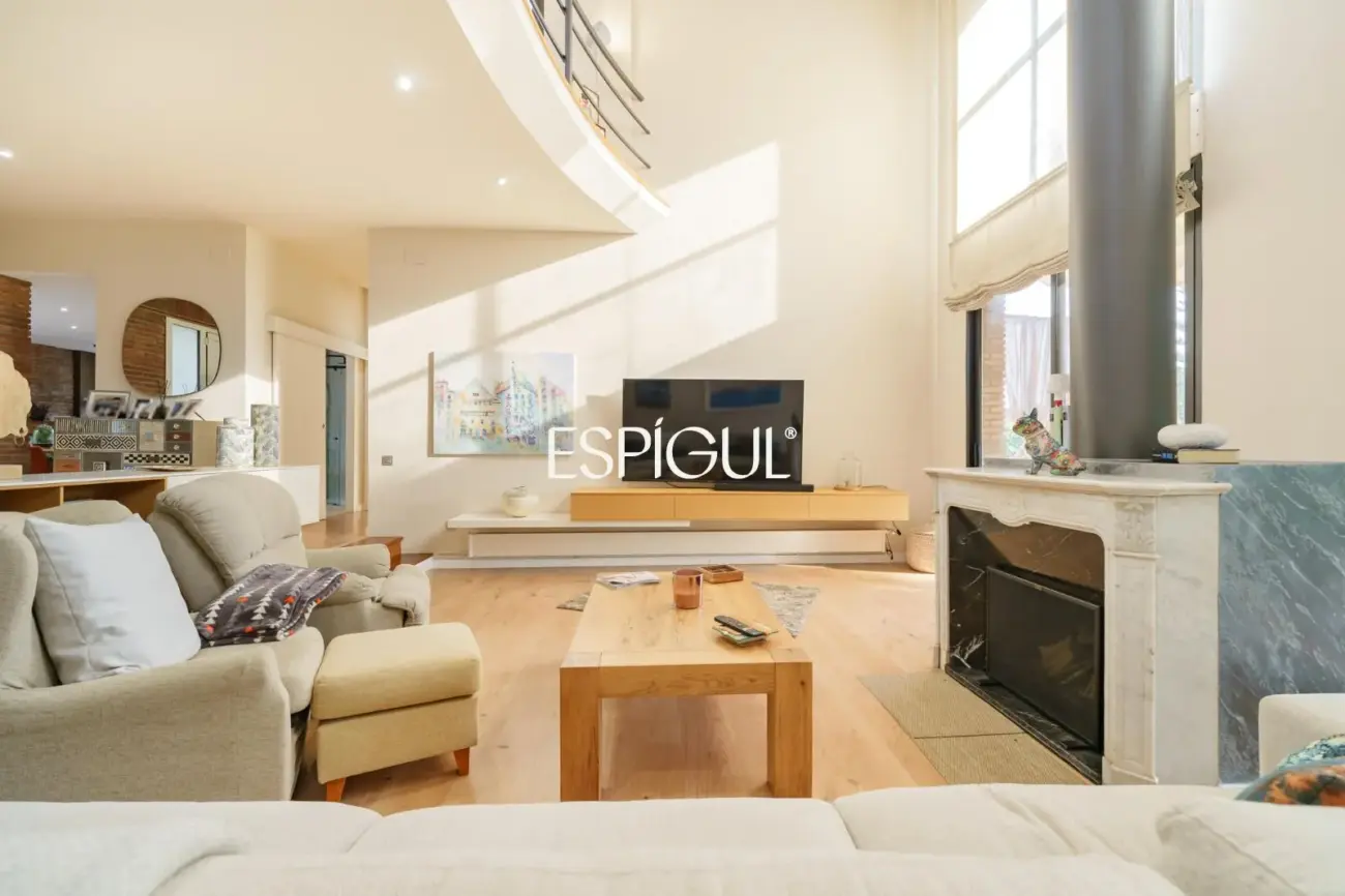 Casa de diseño en venta, ideal para vivir en una sola planta, ubicada en Bellaterra