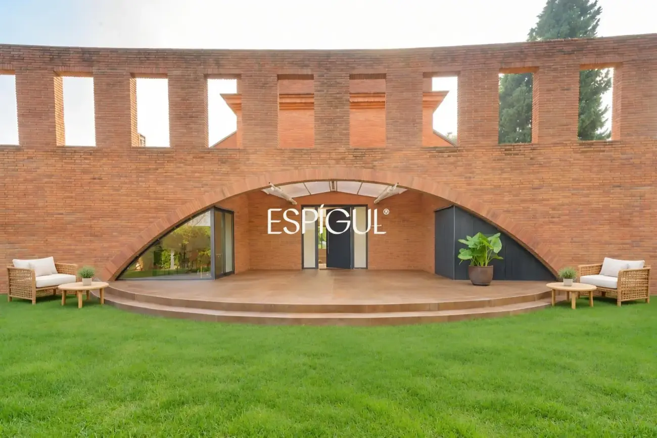 Casa de diseño en venta, ideal para vivir en una sola planta, ubicada en Bellaterra