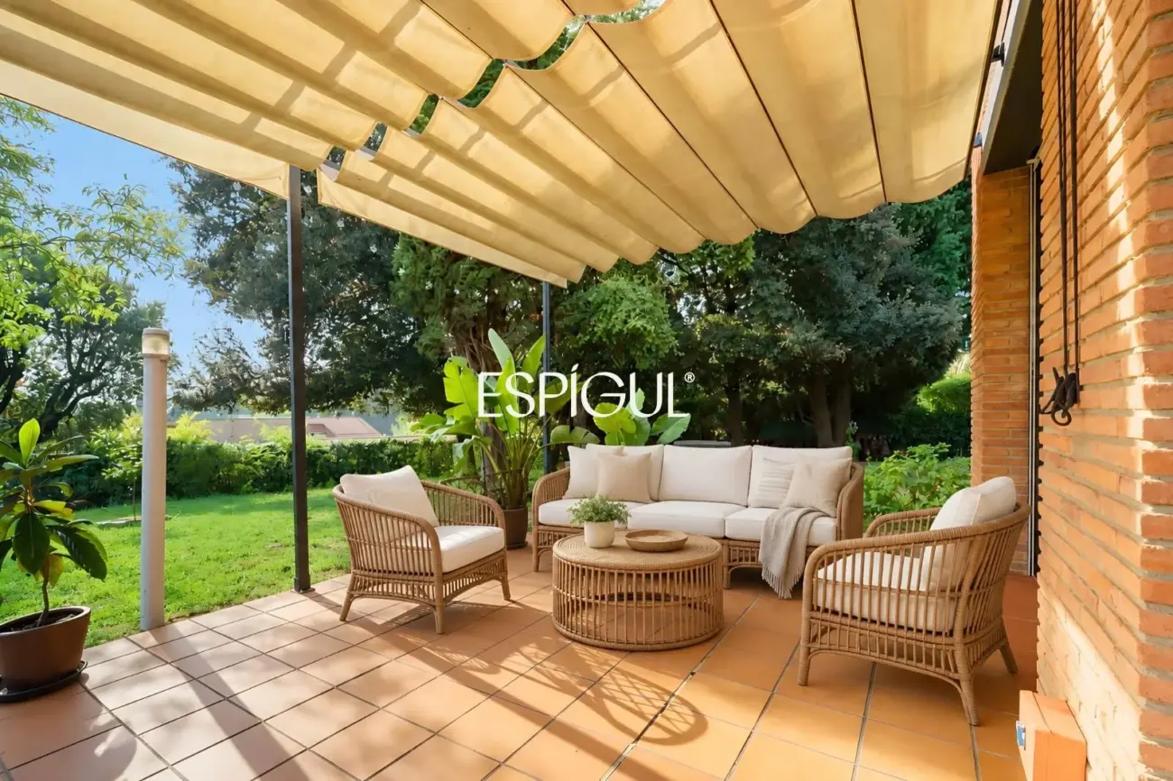 Casa de diseño en venta, ideal para vivir en una sola planta, ubicada en Bellaterra