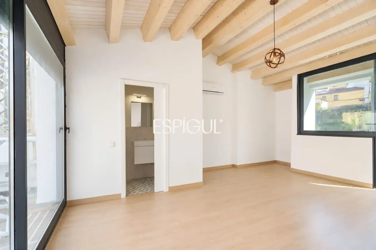 Casa de poble reformada amb encant al centre d’Alella
