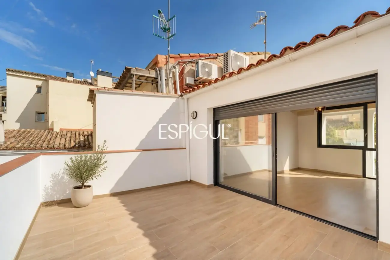 Casa de poble reformada amb encant al centre d’Alella