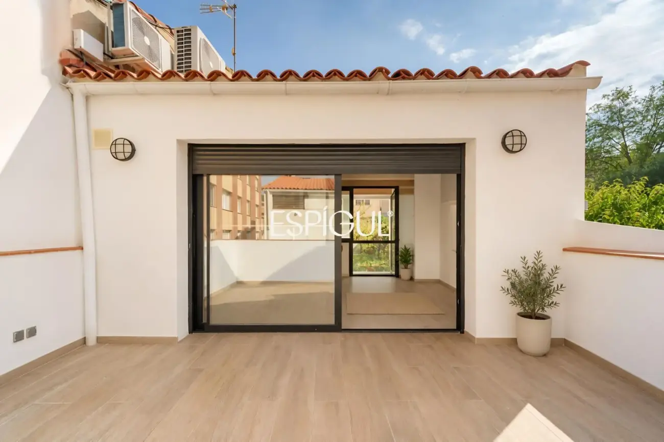 Casa de poble reformada amb encant al centre d’Alella