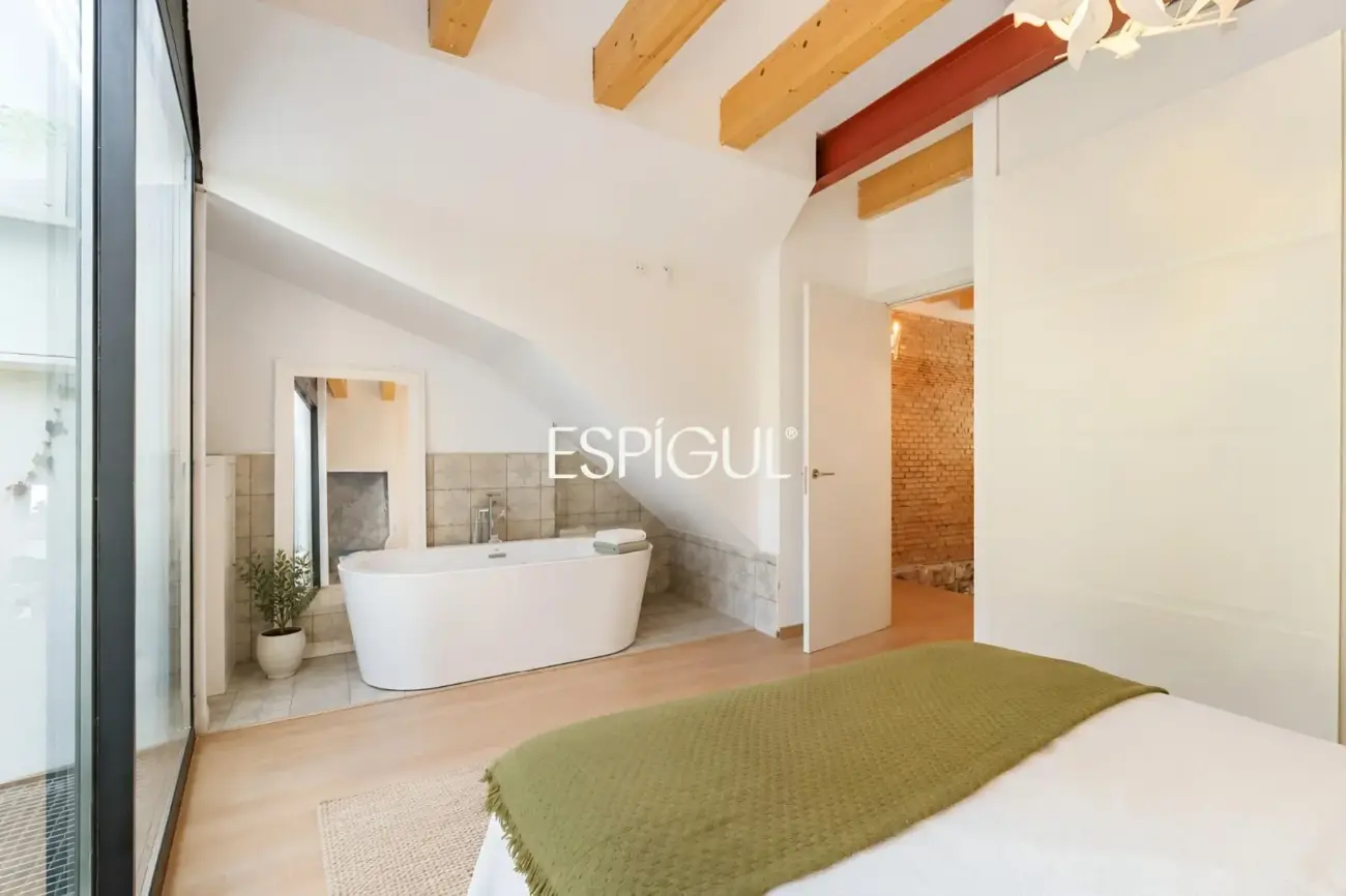Casa de poble reformada amb encant al centre d’Alella