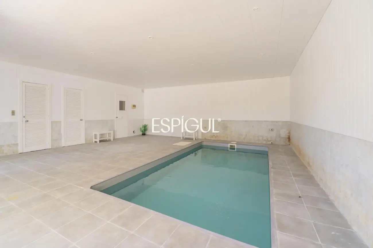 Casa en venta con jardín, piscina y vistas aireadas, en Bellaterra