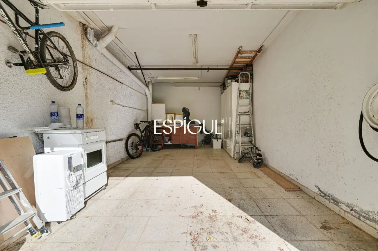 Haus zum Verkauf mit 4 Schlafzimmern in Sant Narcís