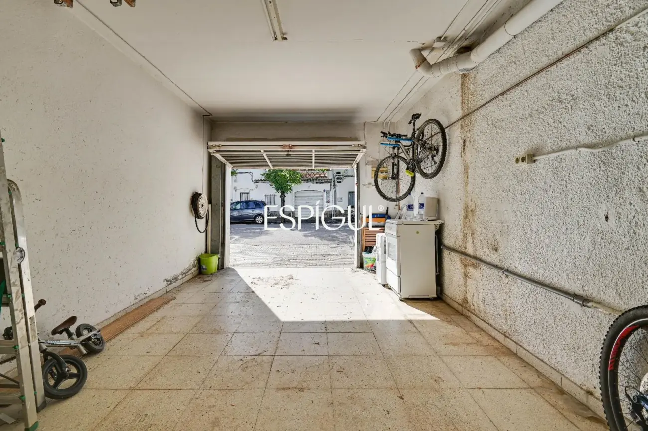 Haus zum Verkauf mit 4 Schlafzimmern in Sant Narcís