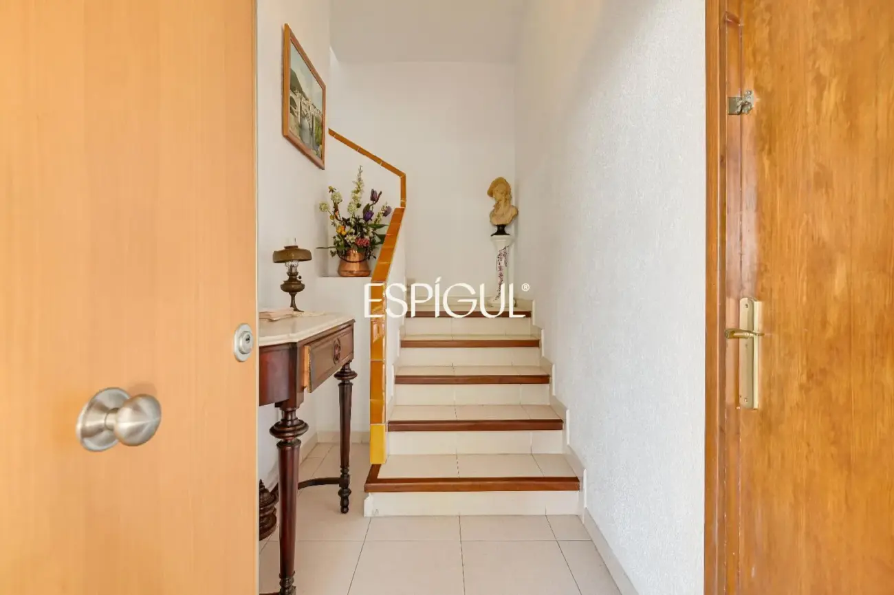 Haus zum Verkauf mit 4 Schlafzimmern in Sant Narcís