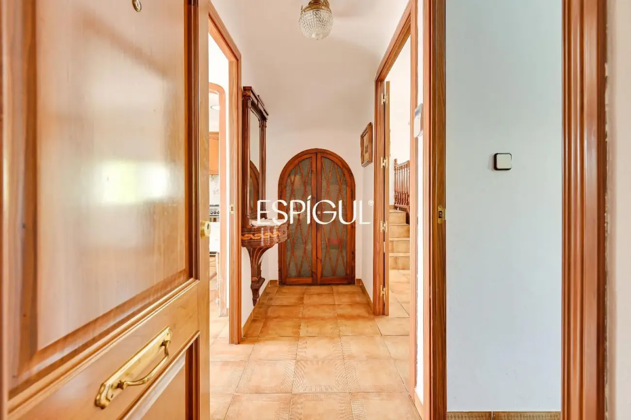 Haus zum Verkauf mit 4 Schlafzimmern in Sant Narcís