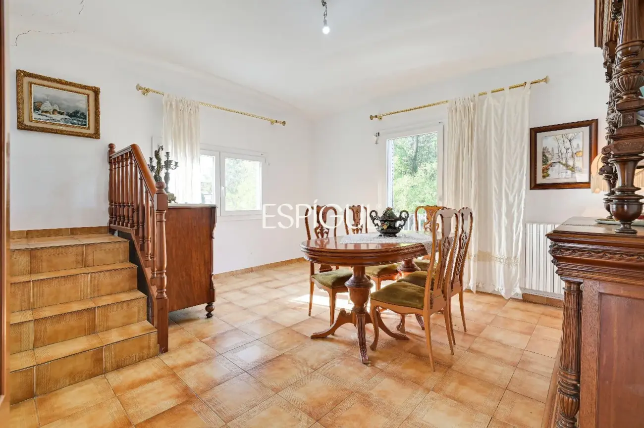Haus zum Verkauf mit 4 Schlafzimmern in Sant Narcís
