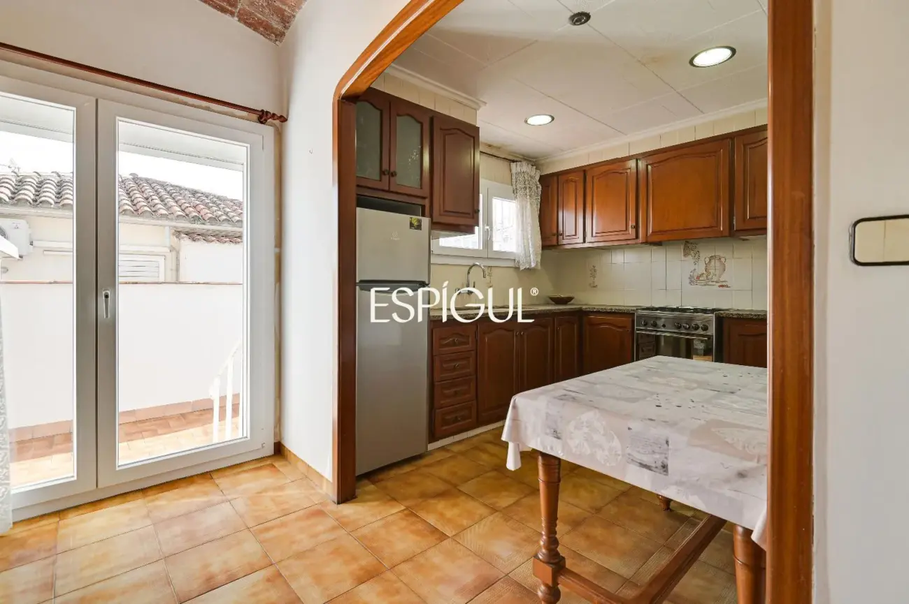Haus zum Verkauf mit 4 Schlafzimmern in Sant Narcís